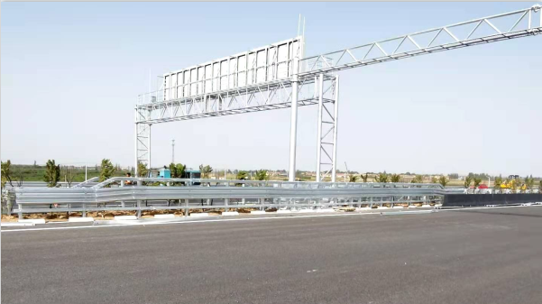 山东路桥潍日连接线及莱泰高速公路ETC门架护栏2